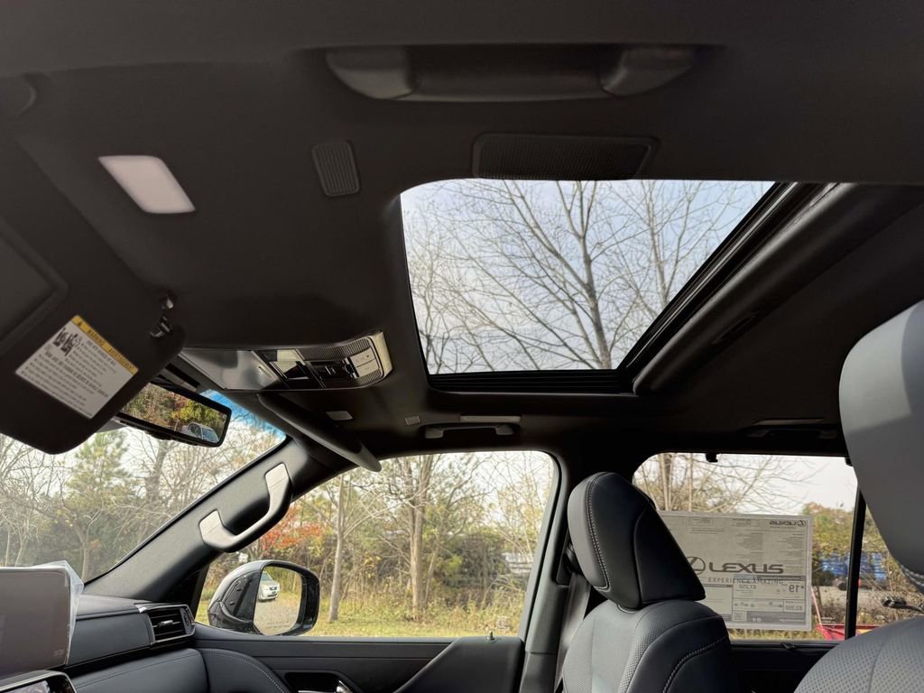 New 2025 Lexus LX 600 4WD w/ Luxury Package image 19