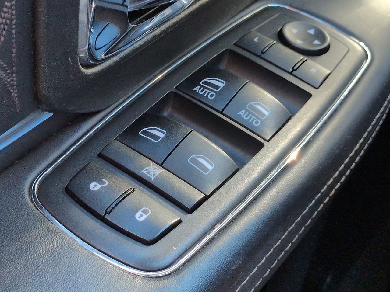 Used 2018 RAM 1500 Limited RWD image 23