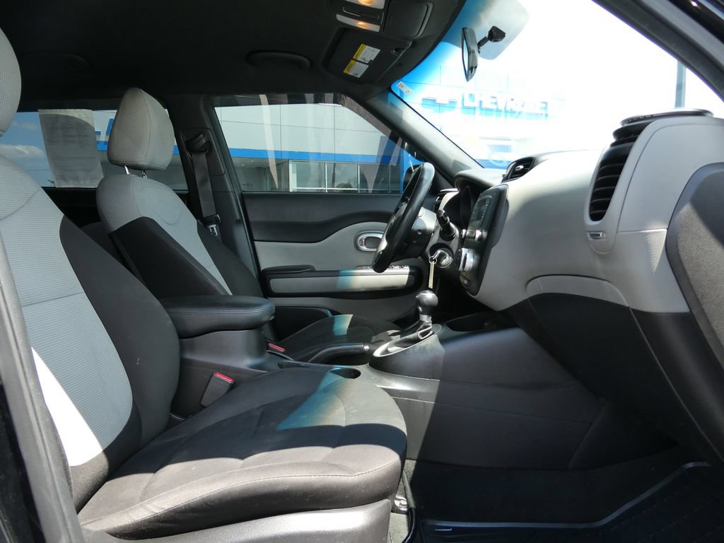 Used 2016 Kia Soul FWD image 13