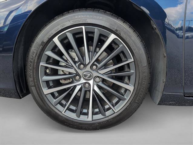 Used 2024 Lexus ES 350 w/ Premium Package FWD image 9