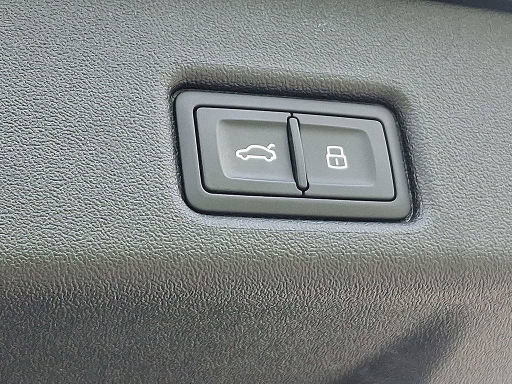 Certified 2025 Audi Q5 Premium AWD/4WD image 30