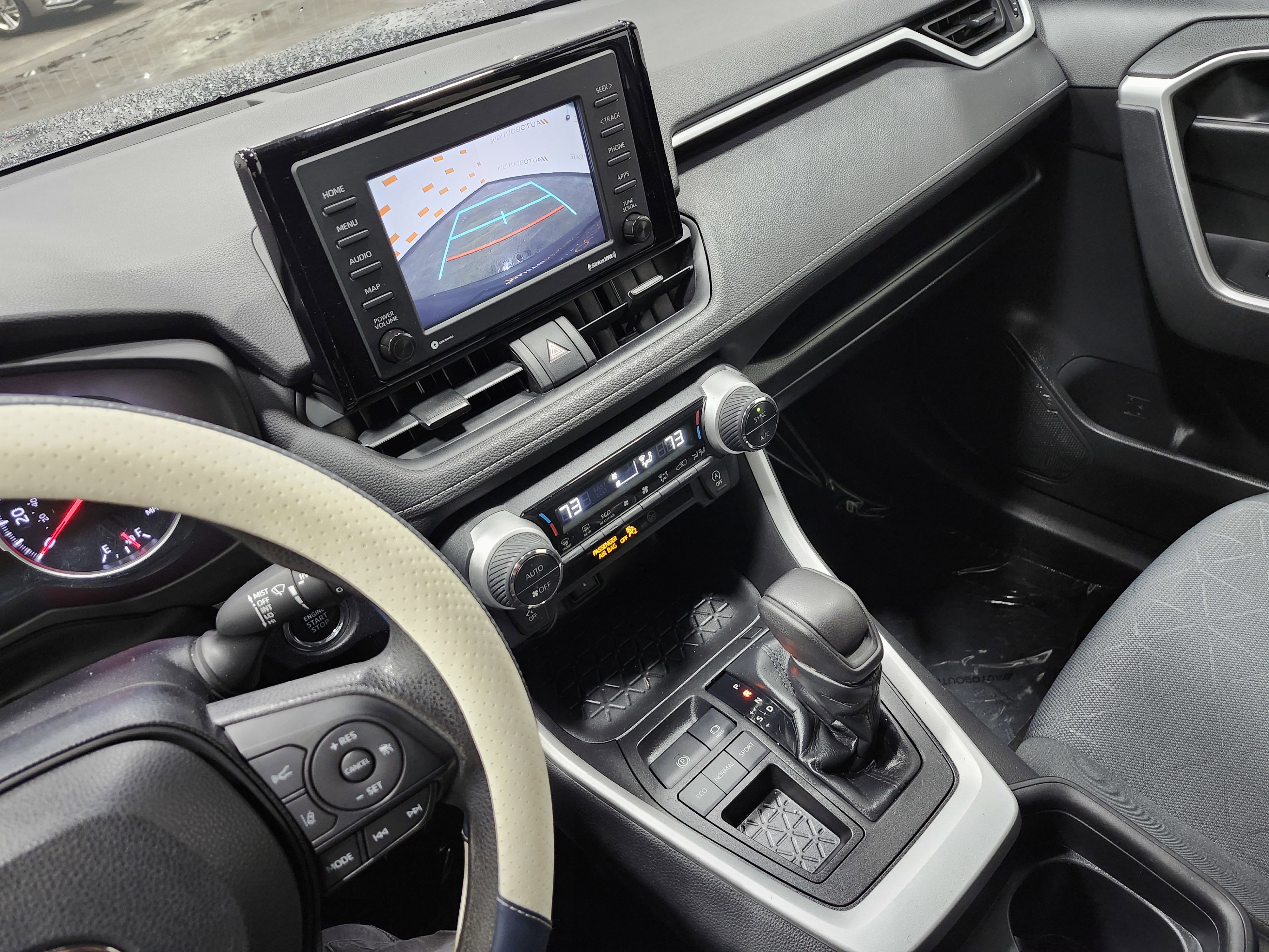 Used 2021 Toyota RAV4 XLE image 30