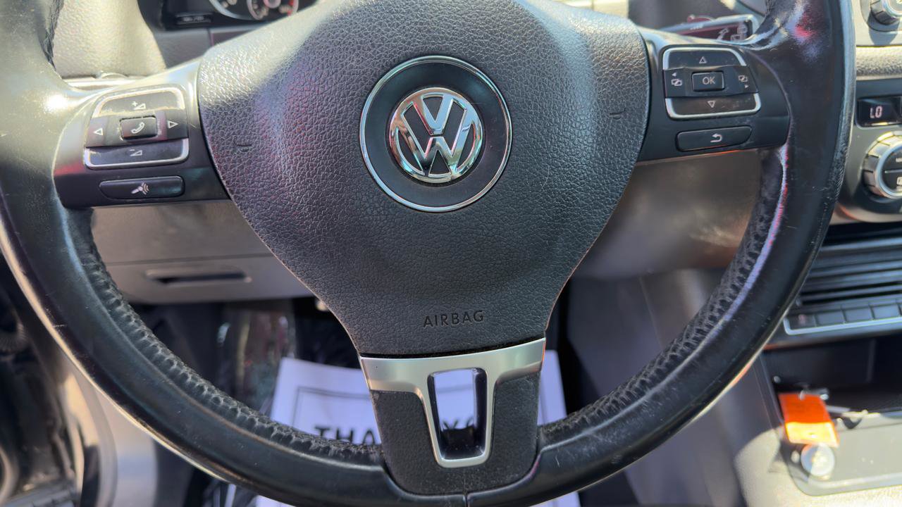 Used 2015 Volkswagen Tiguan SEL AWD/4WD image 33