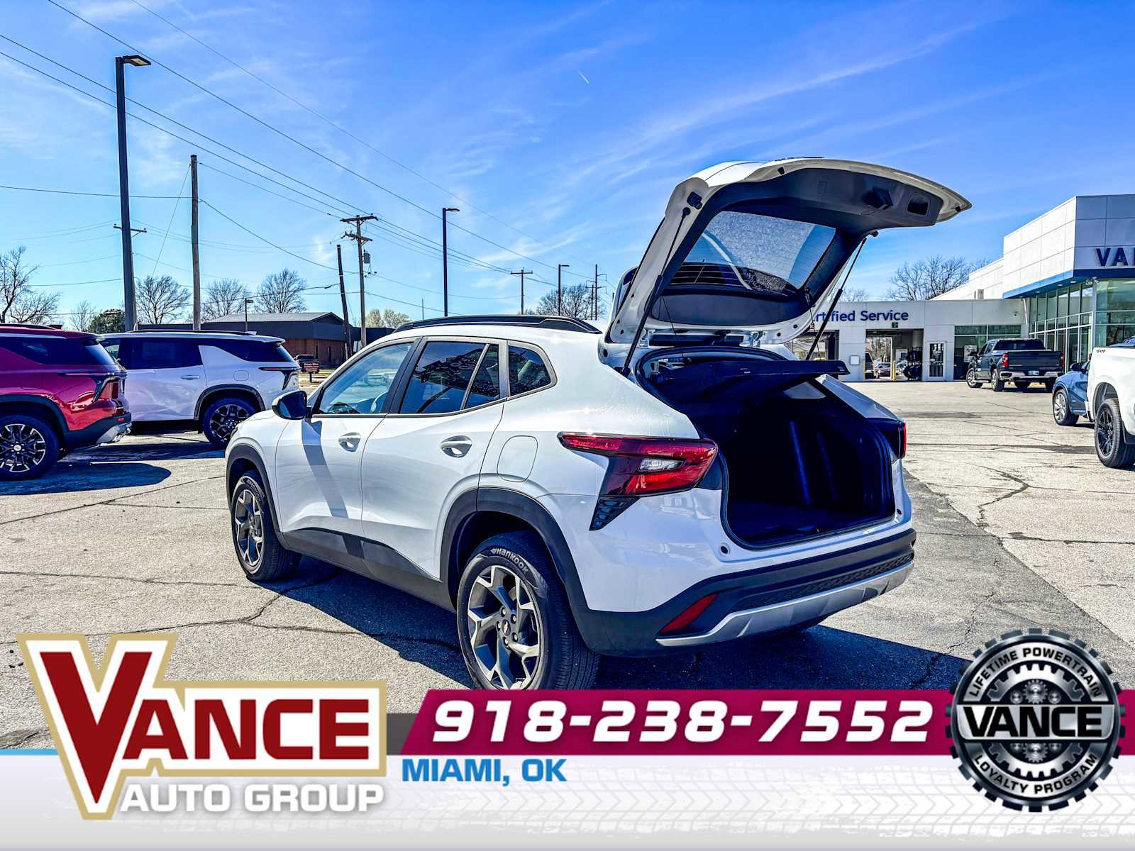 Used 2025 Chevrolet Trax LT w/ LT Convenience Package image 16