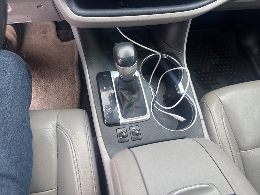 Used 2015 Toyota Highlander XLE image 24