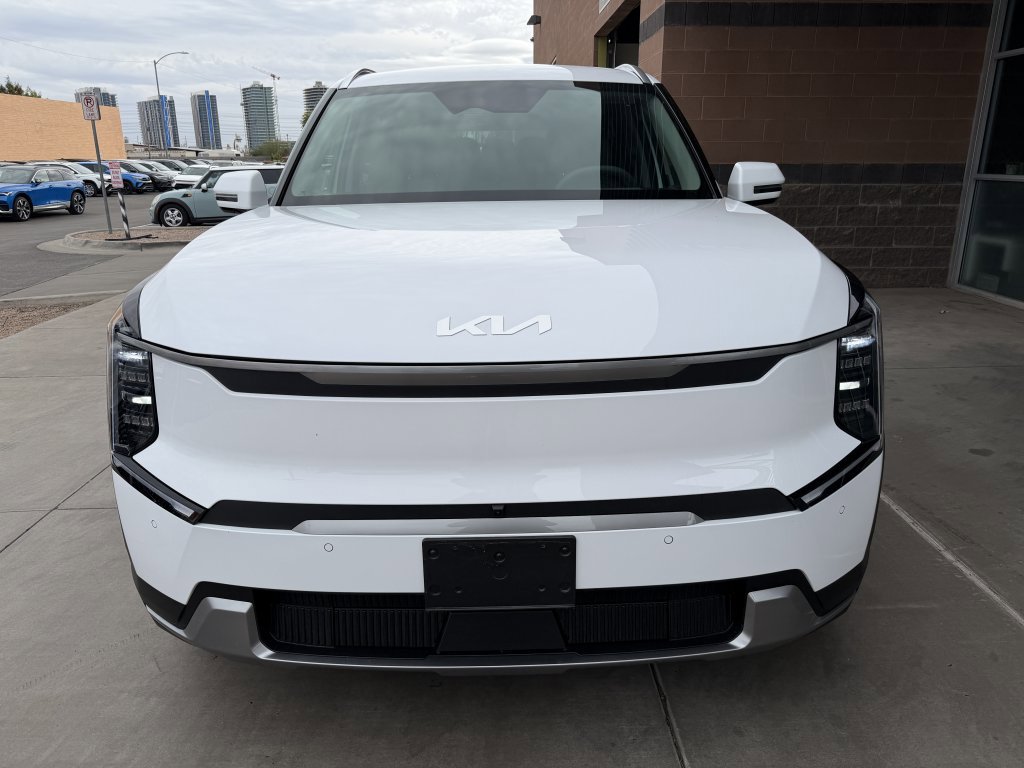 Used 2026 Kia EV9 Wind image 10