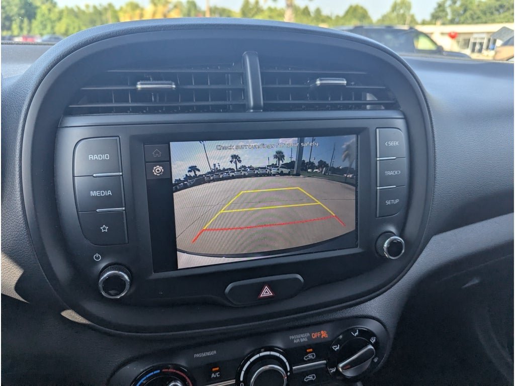 Used 2024 Kia Soul LX w/ Option Group 015 FWD image 16