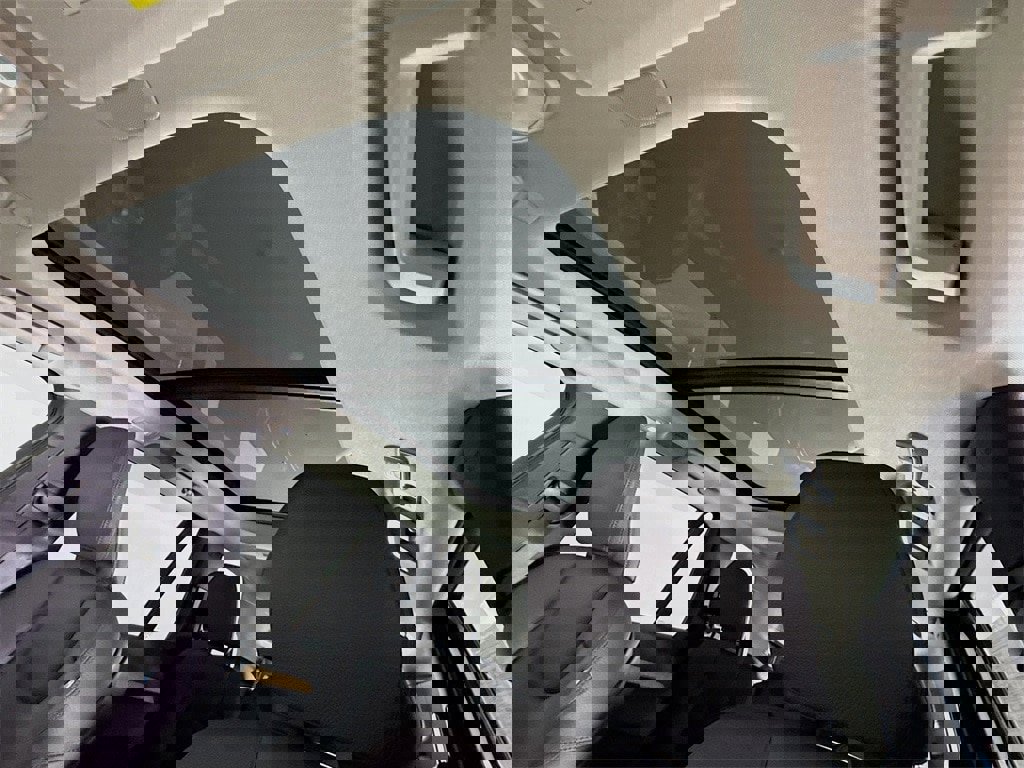 Certified 2025 Volvo XC90 B6 Core image 22