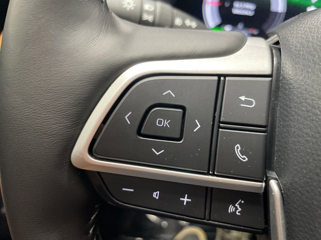 Used 2024 Toyota Highlander Platinum image 38