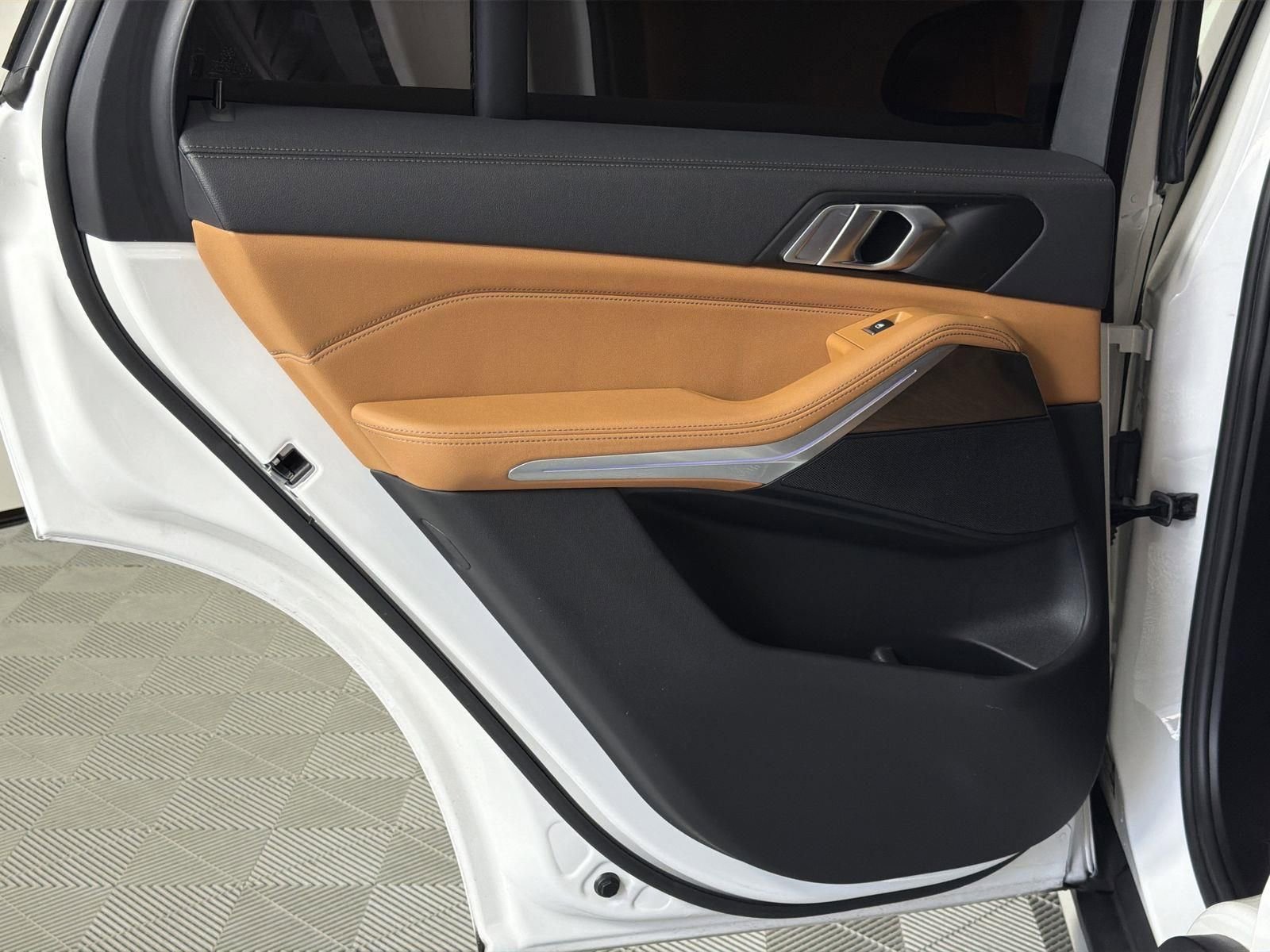 Used 2023 BMW X5 sDrive40i w/ Premium Package image 25