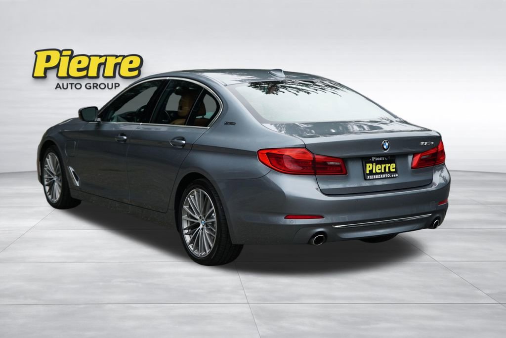 Used 2019 BMW 530e w/ Executive Package RWD image 8