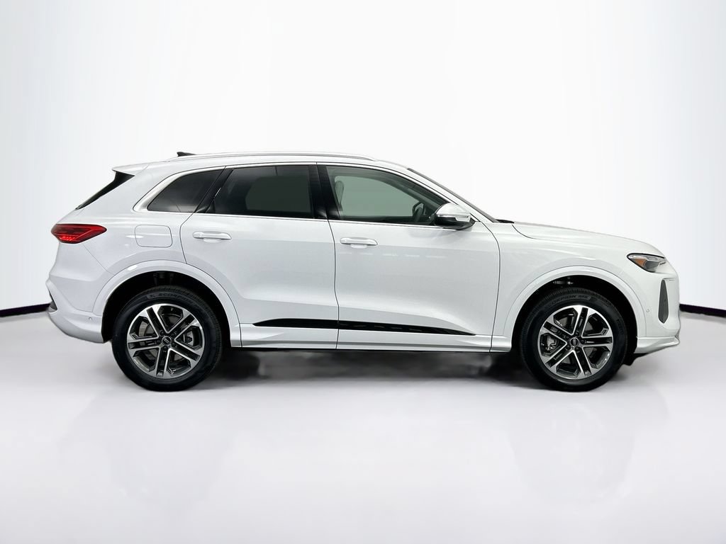 Certified 2025 Audi Q5 Premium w/ Premium Plus AWD/4WD image 5