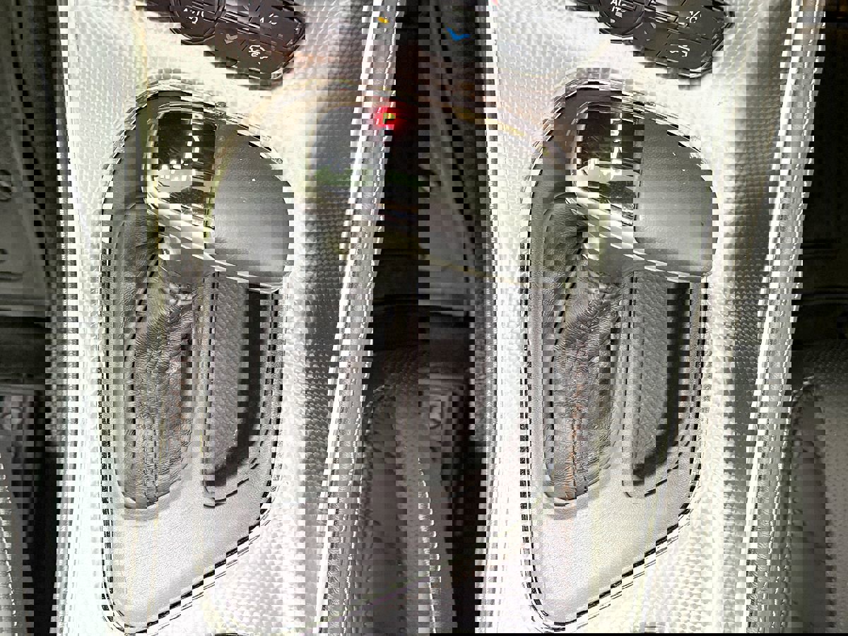 Used 2015 Dodge Challenger SRT Hellcat image 34