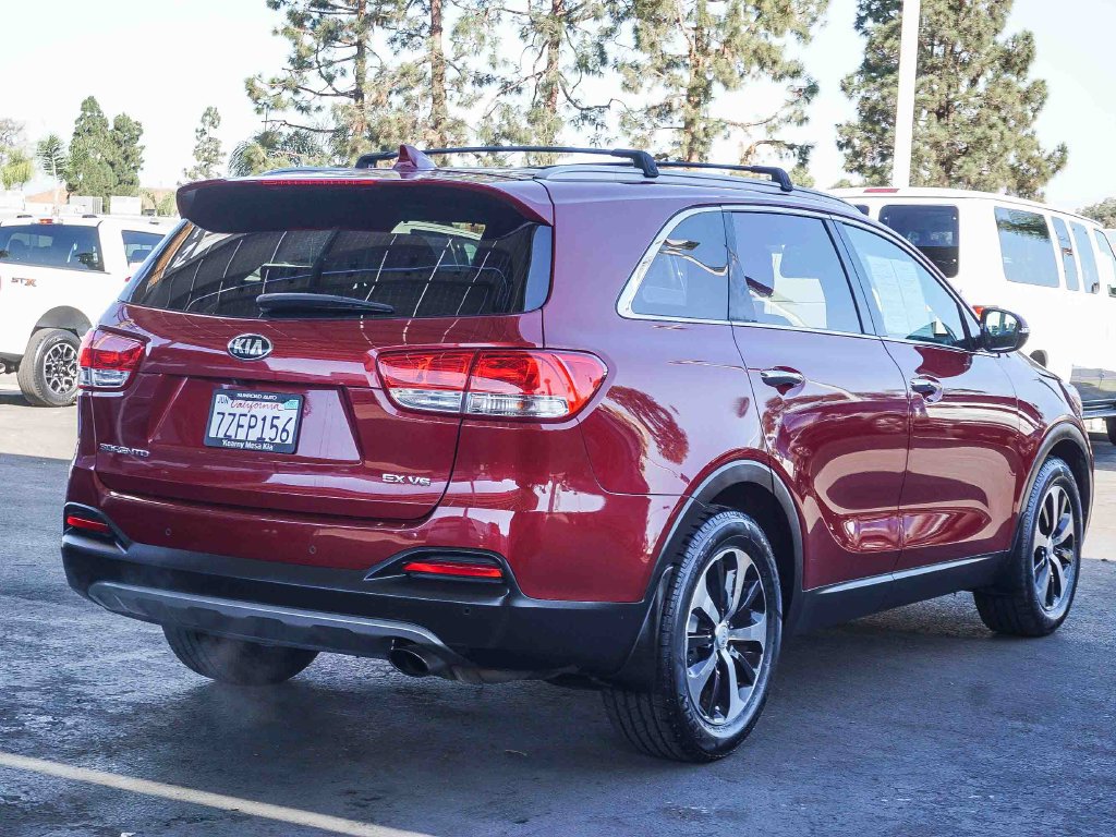 Used 2017 Kia Sorento EX FWD image 7