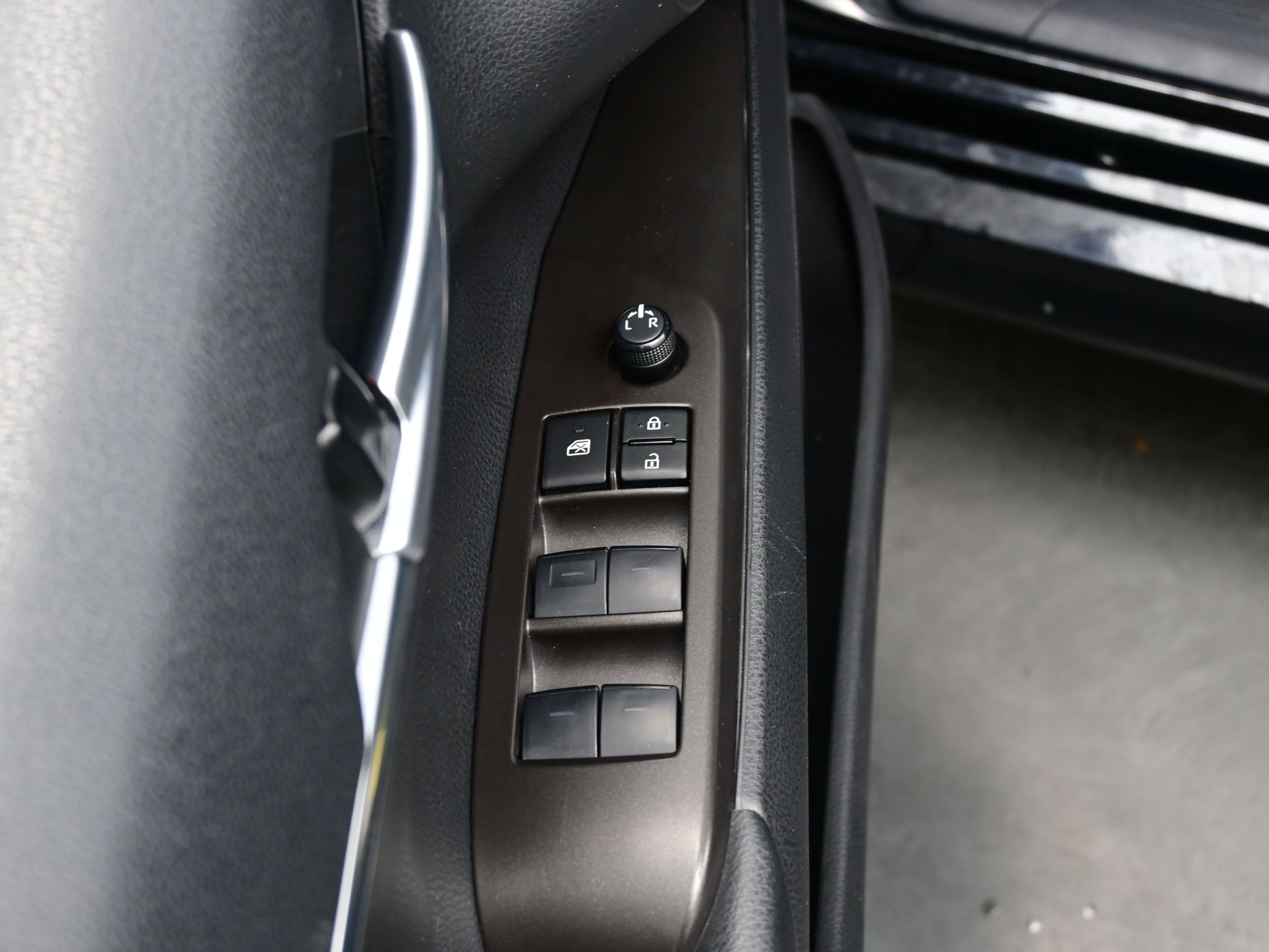 Used 2024 Toyota Camry LE image 10