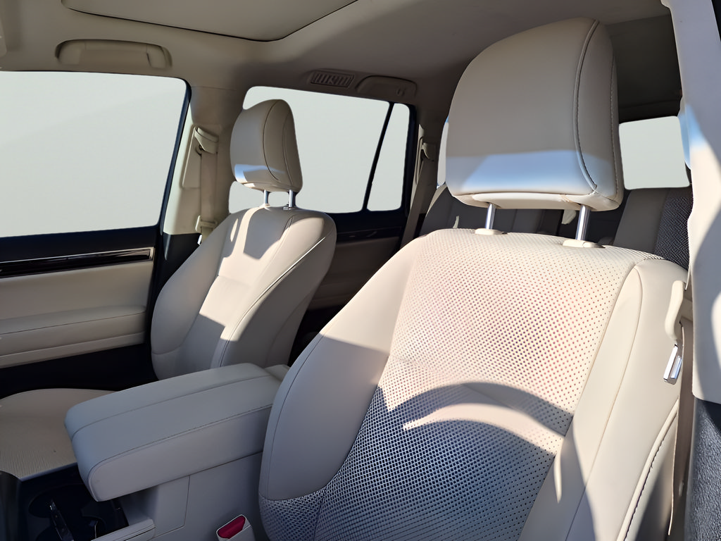 Used 2023 Lexus GX 460 Luxury w/ Sport Design Package AWD/4WD image 37