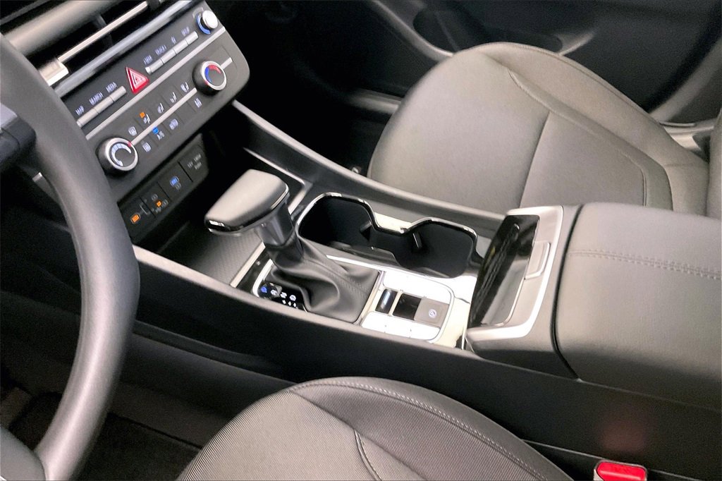 New 2025 Hyundai Tucson SE image 8