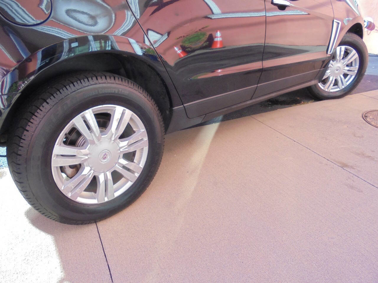 Used 2013 Cadillac SRX Luxury image 9