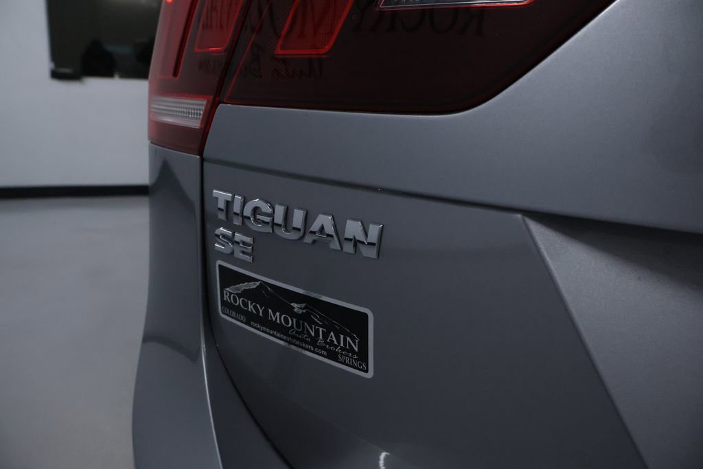 Used 2021 Volkswagen Tiguan SE R-Line w/ 3rd Row Seat Package image 10