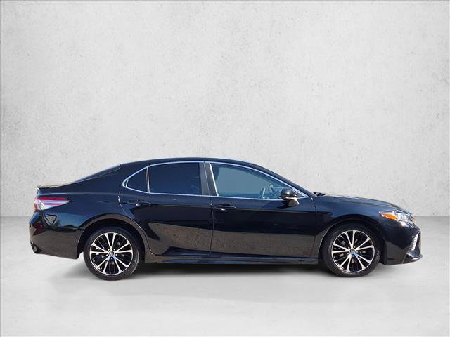 Used 2018 Toyota Camry SE FWD image 4