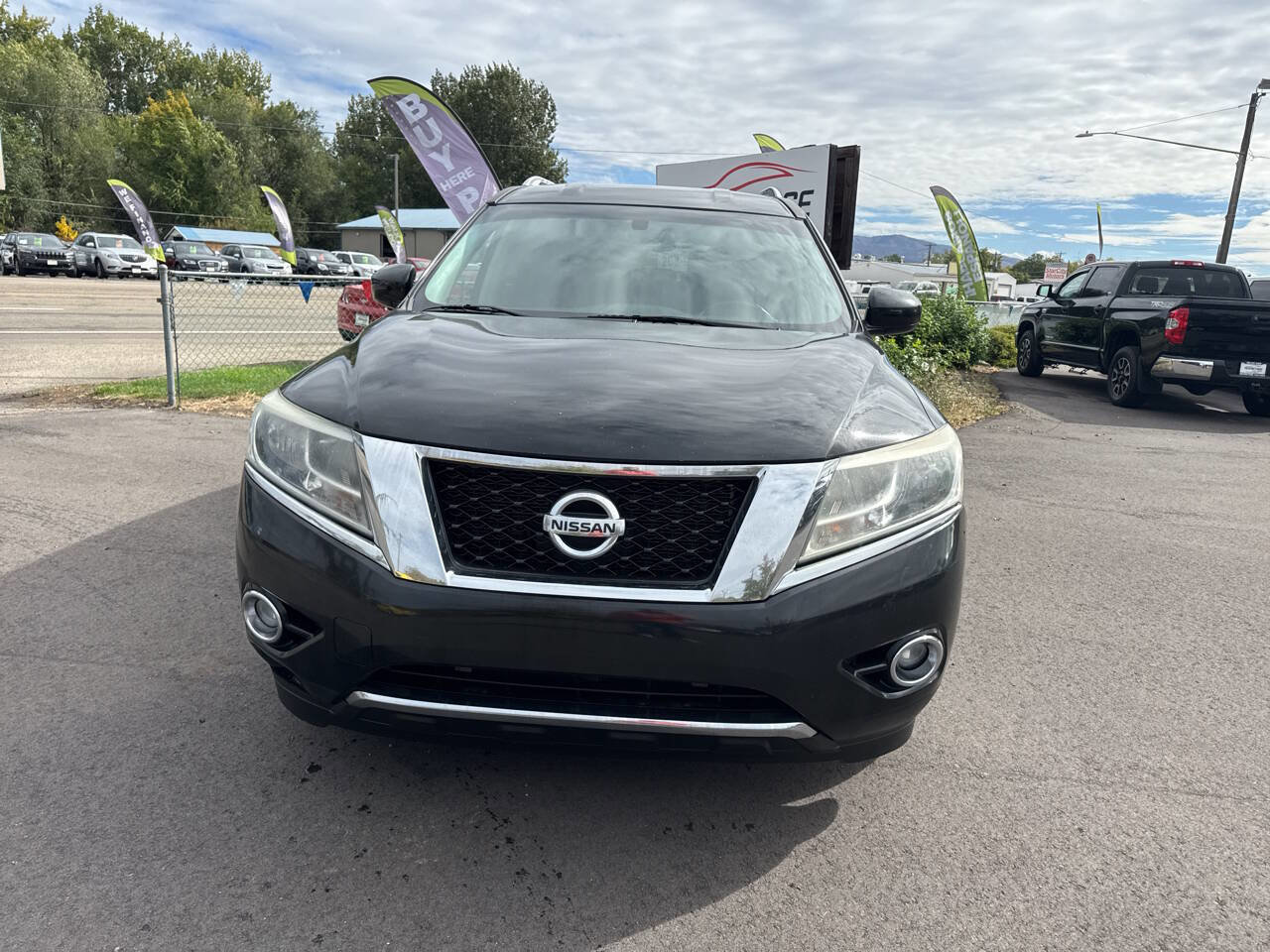 Used 2016 Nissan Pathfinder SV w/ SV Cold Weather Package image 2