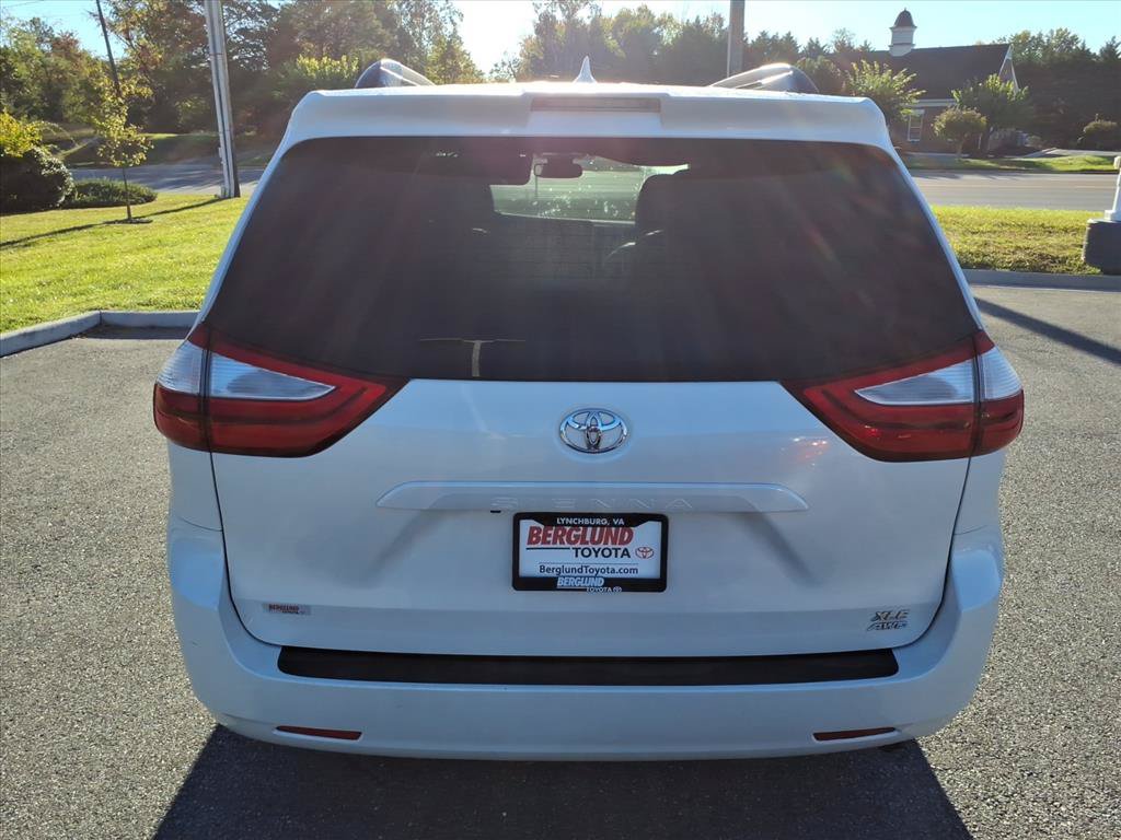 Used 2018 Toyota Sienna XLE AWD/4WD image 11