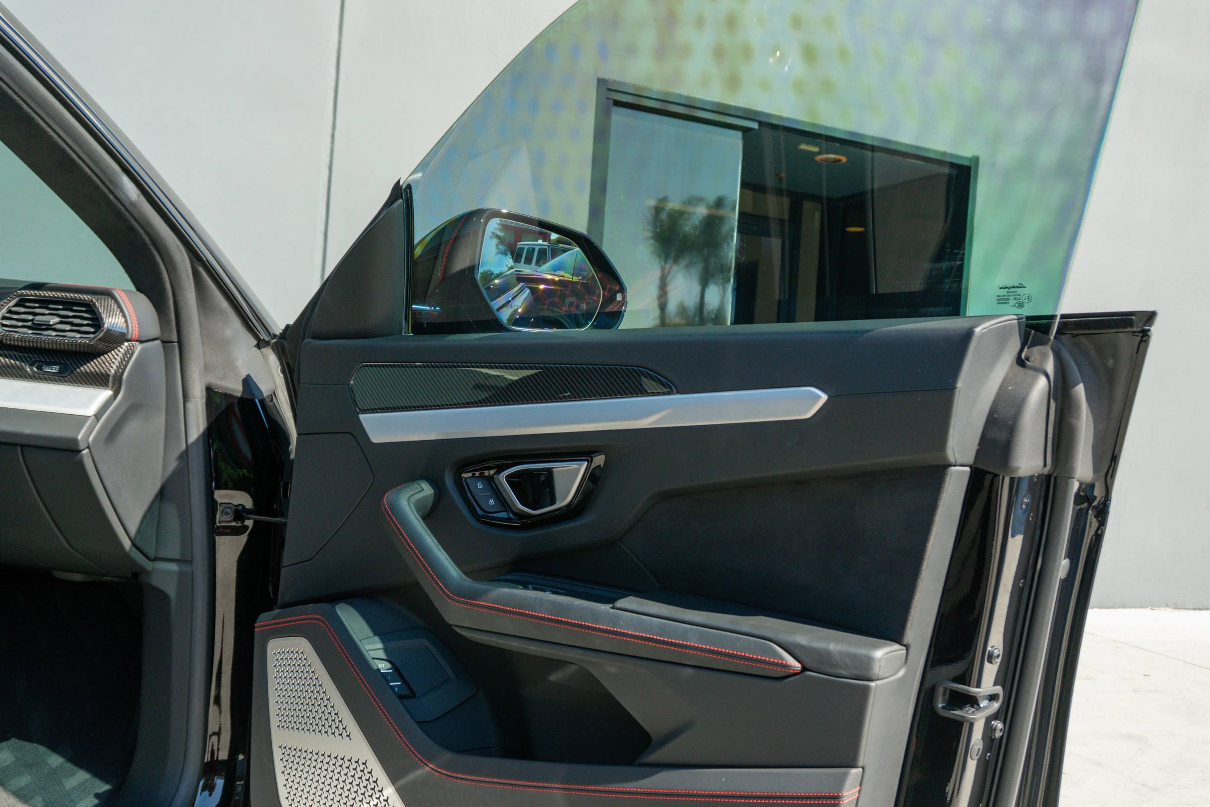 Used 2020 Lamborghini Urus image 57