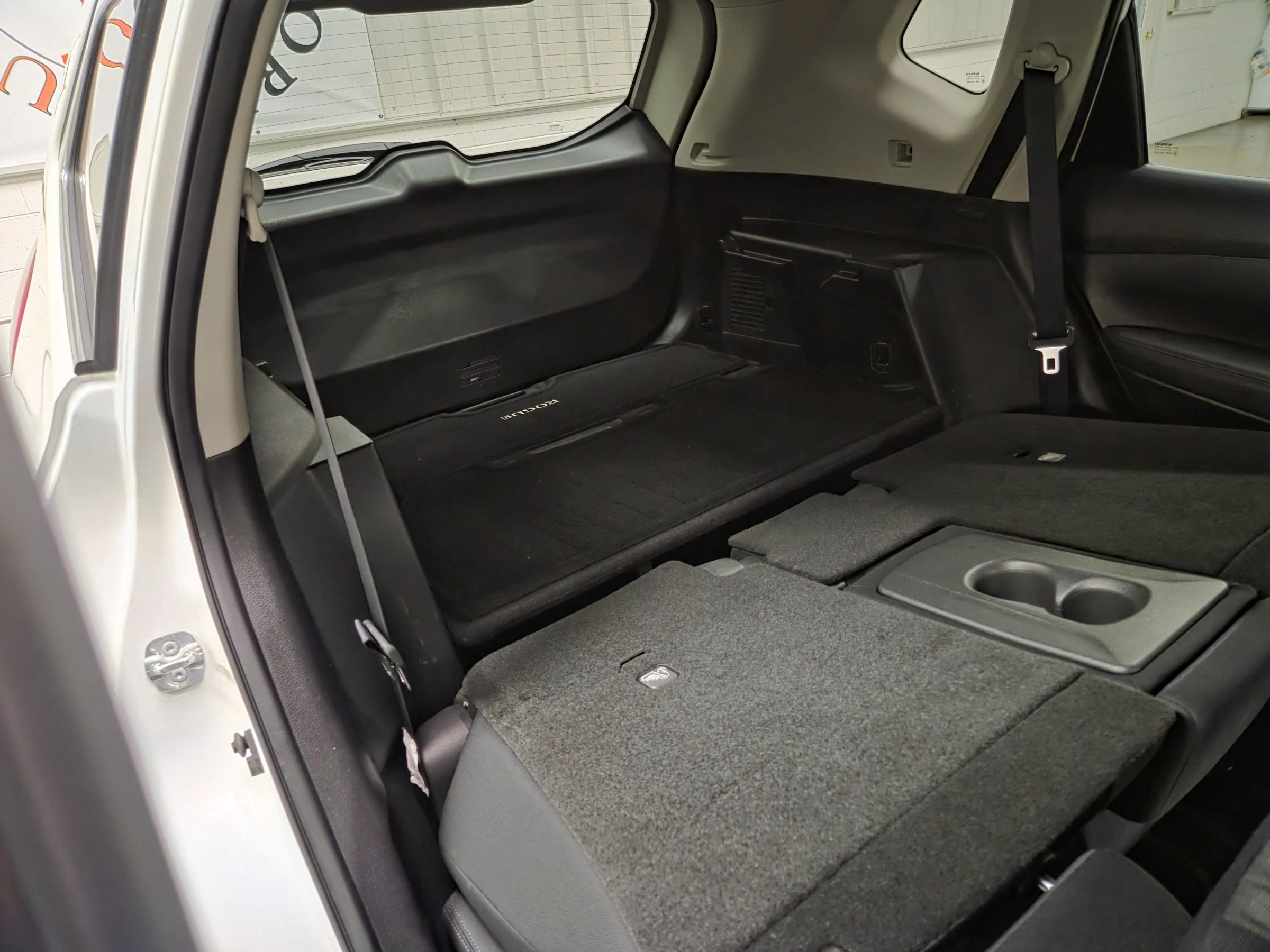 Used 2017 Nissan Rogue SV image 39