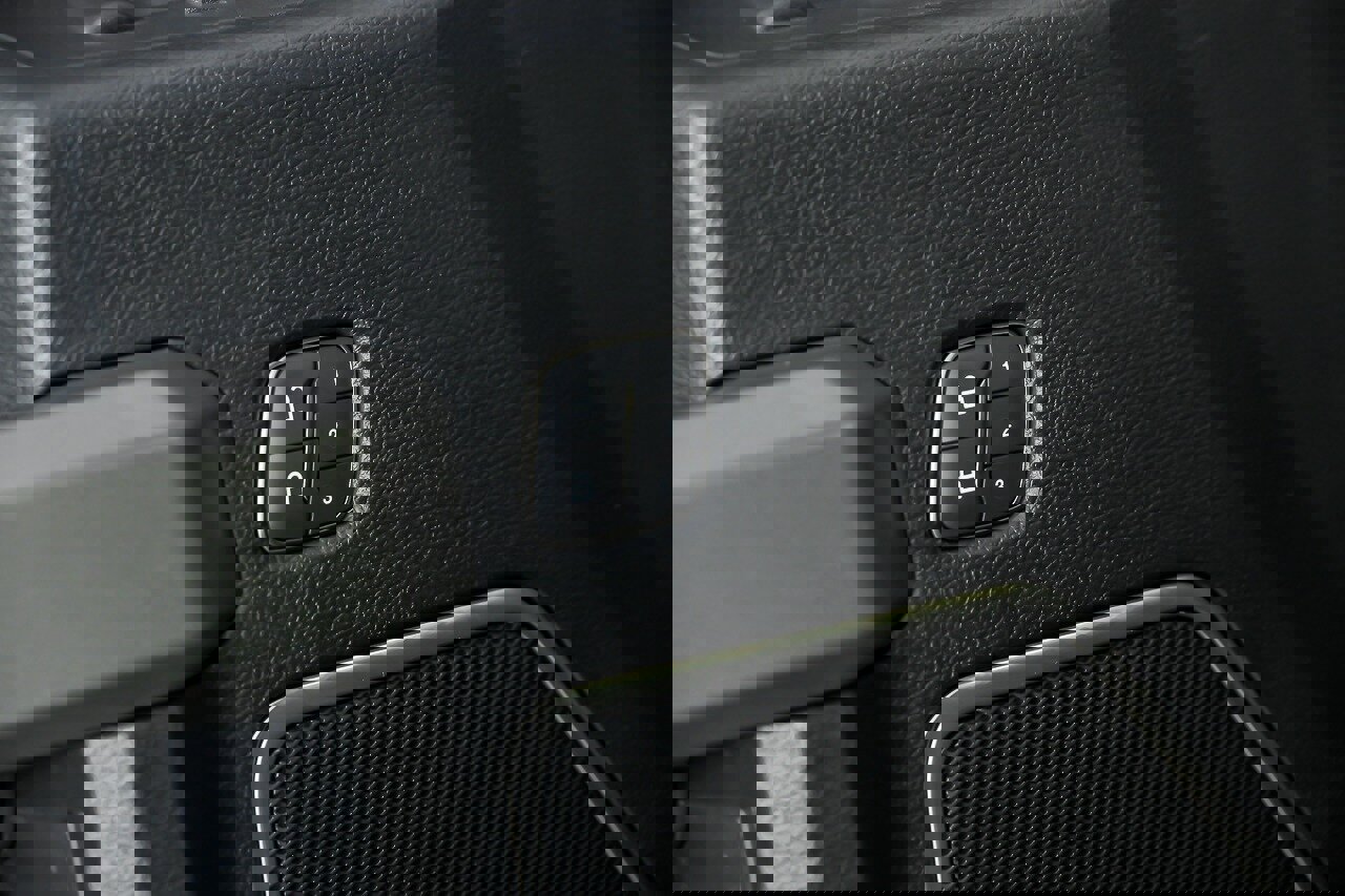 Used 2018 Ford F150 Raptor w/ Equipment Group 802A Luxury image 18