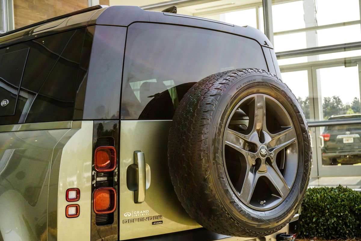 Used 2021 Land Rover Defender 110 X-Dynamic HSE image 13