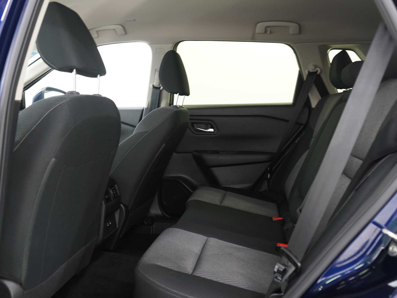 Used 2024 Nissan Rogue SV AWD/4WD image 16