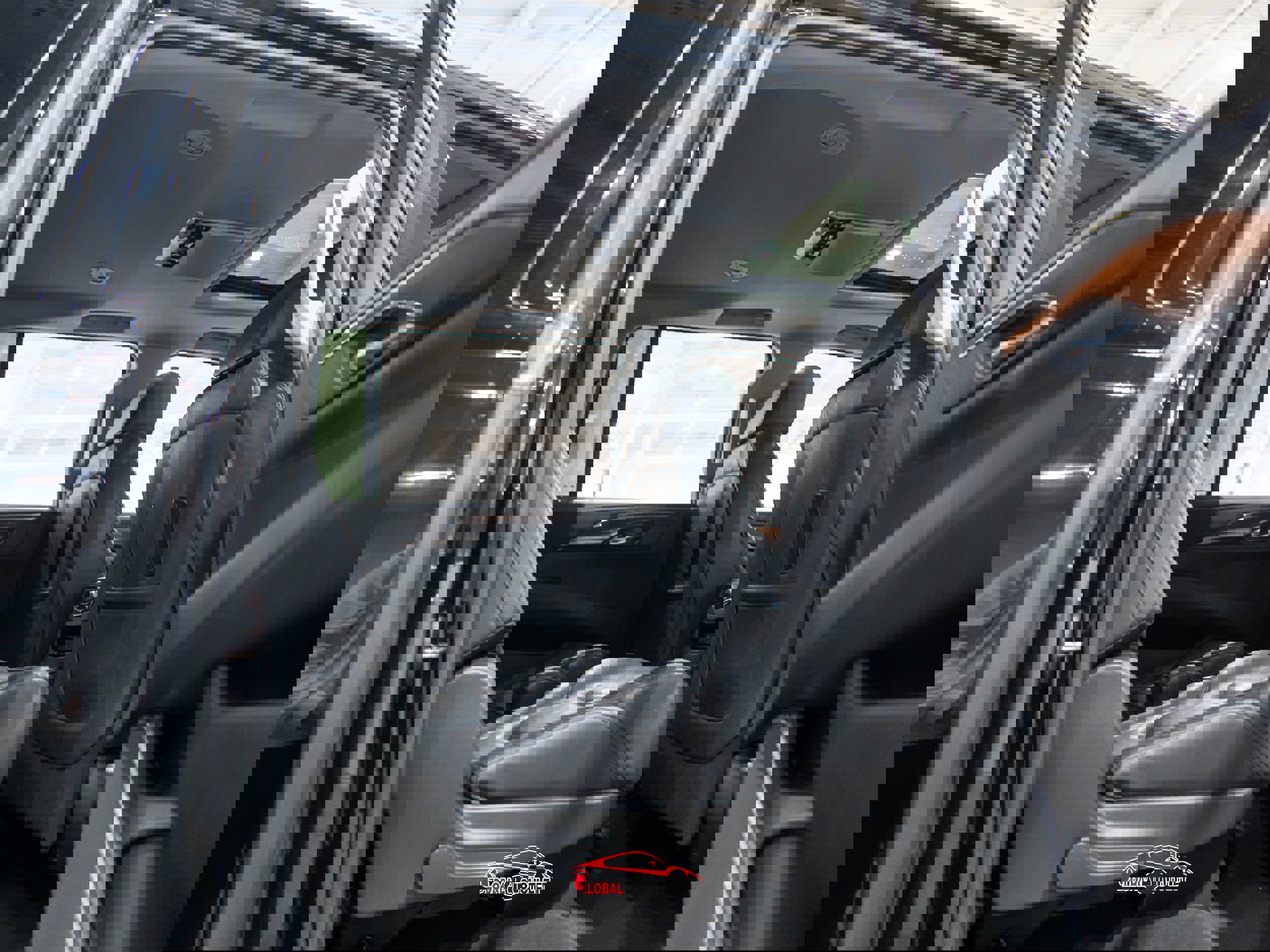 Used 2020 Cadillac Escalade ESV Premium Luxury w/ Escalade Sport Edition image 19