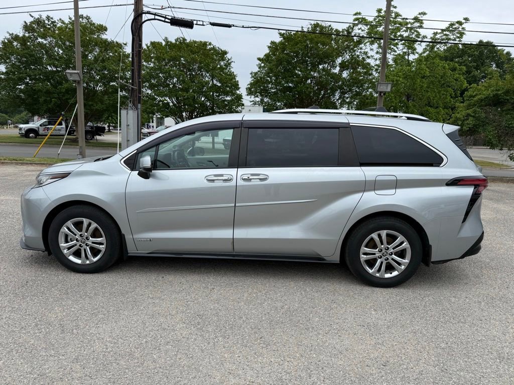 Used 2021 Toyota Sienna Limited AWD/4WD image 7