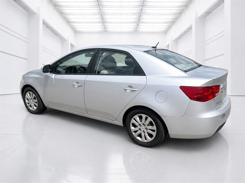 Used 2010 Kia Forte EX FWD image 18