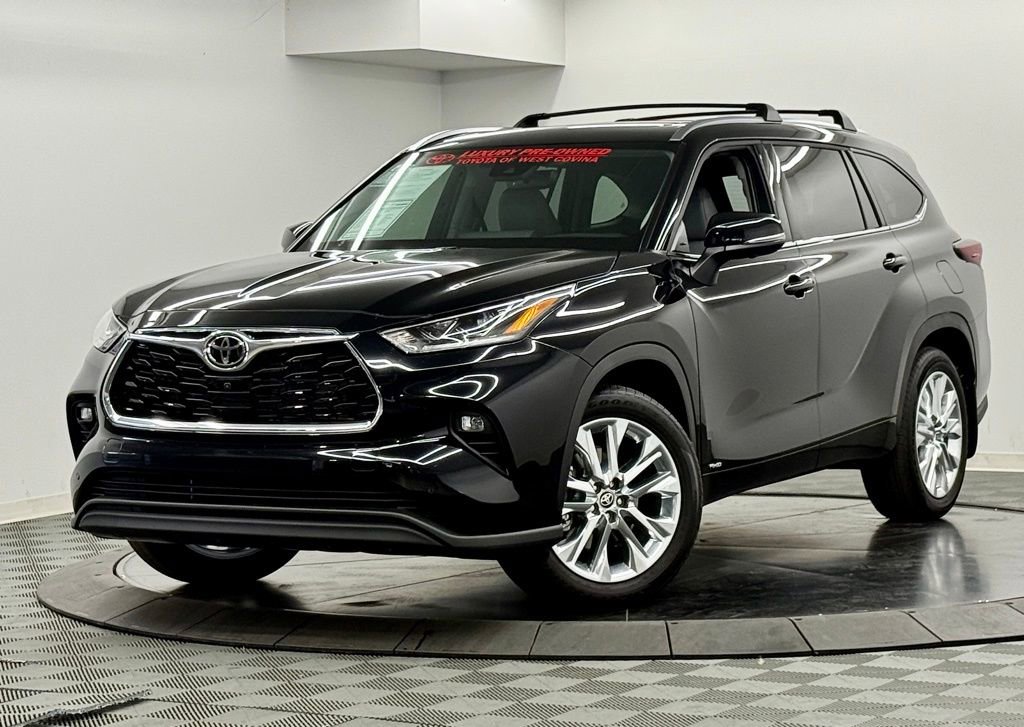 Used 2026 Toyota Highlander Limited AWD/4WD image 3