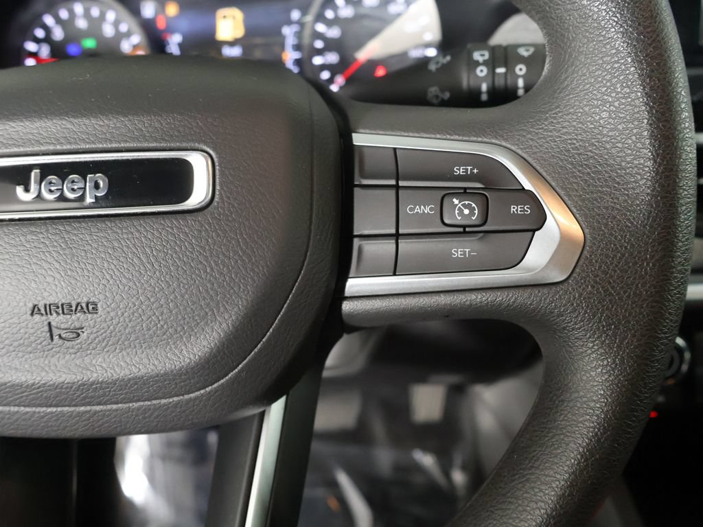 Used 2025 Jeep Compass Sport AWD/4WD image 35