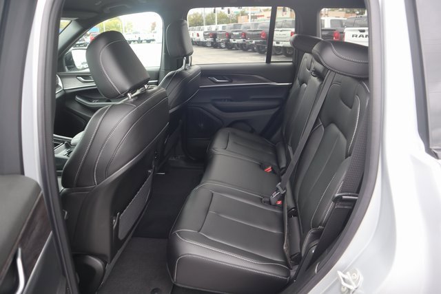 New 2025 Jeep Grand Cherokee Limited w/ Trailer Tow Package image 17