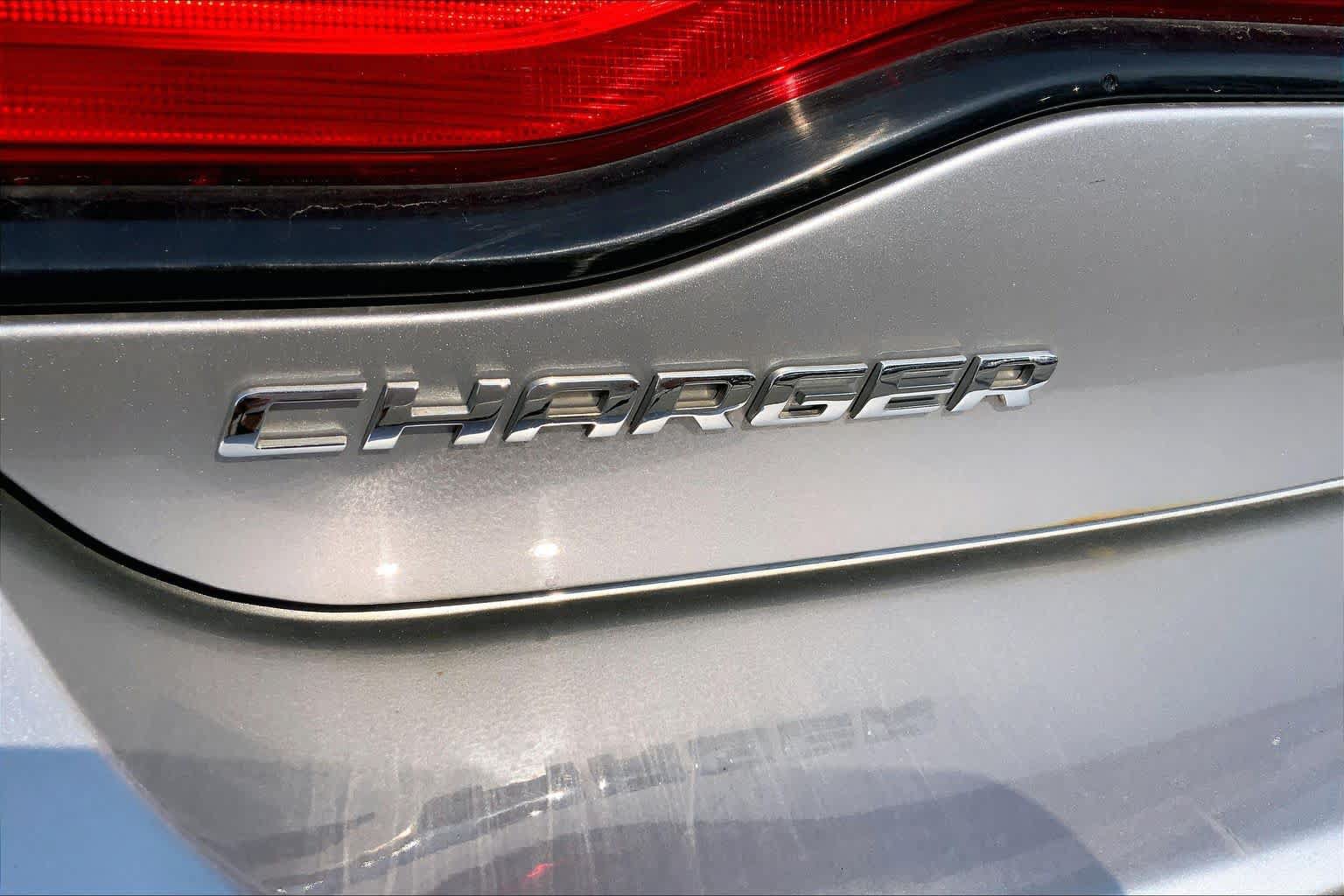 Used 2014 Dodge Charger SE RWD image 31