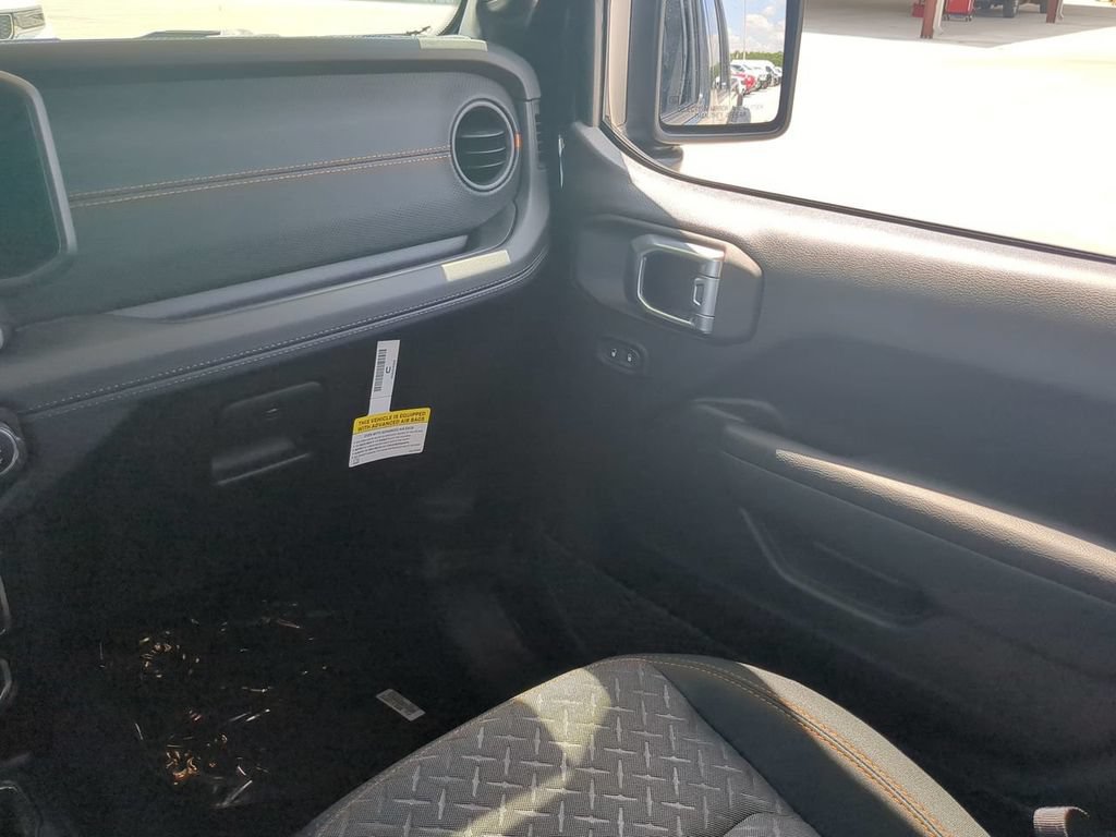 Used 2024 Jeep Gladiator Mojave AWD/4WD image 16