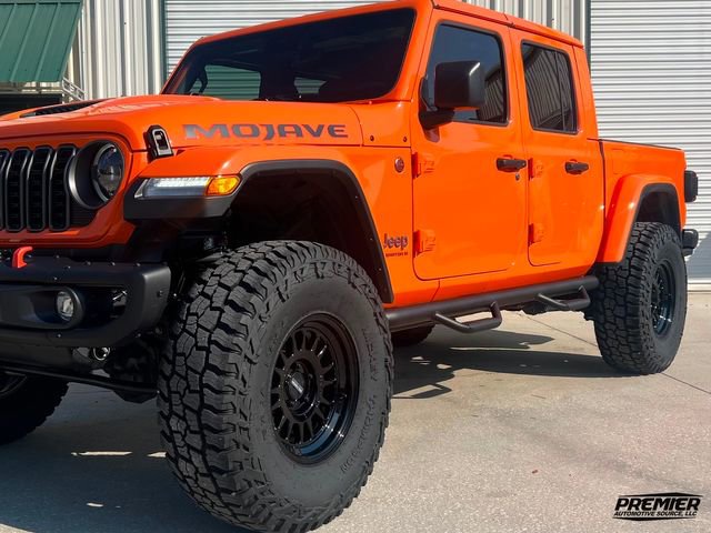 Used 2025 Jeep Gladiator Mojave image 25