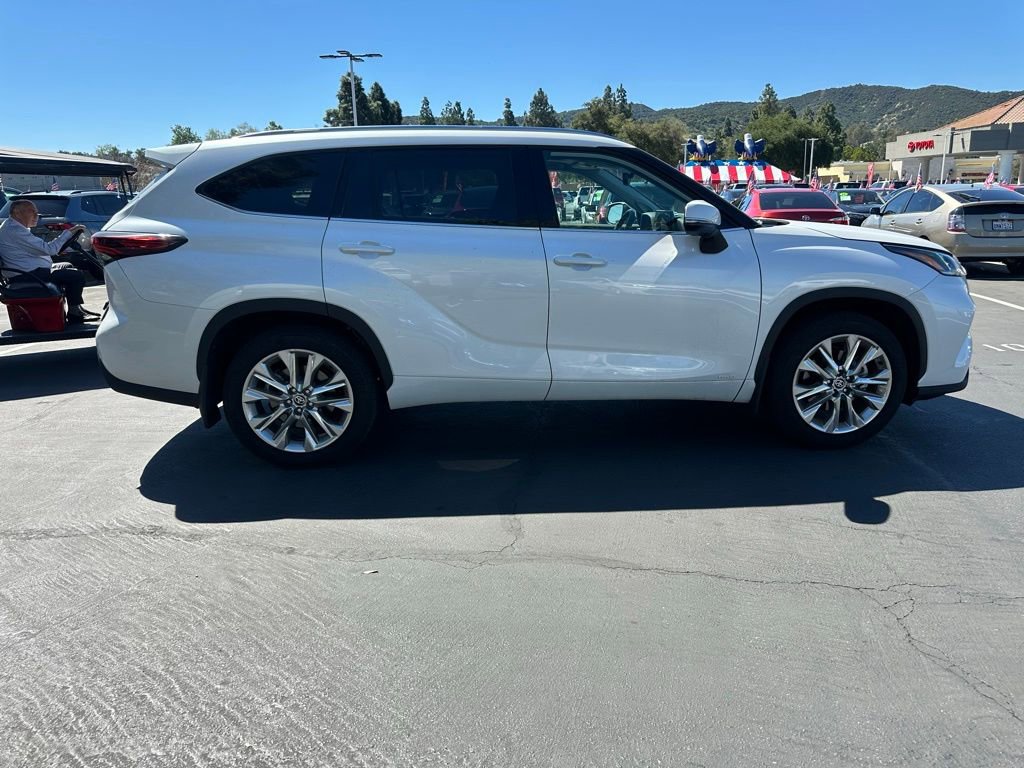 Certified 2026 Toyota Highlander Limited image 5