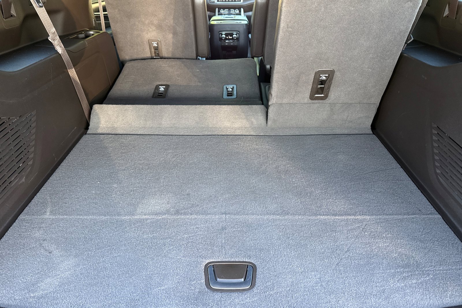 Used 2024 GMC Yukon XL Denali w/ Denali Reserve Package image 21