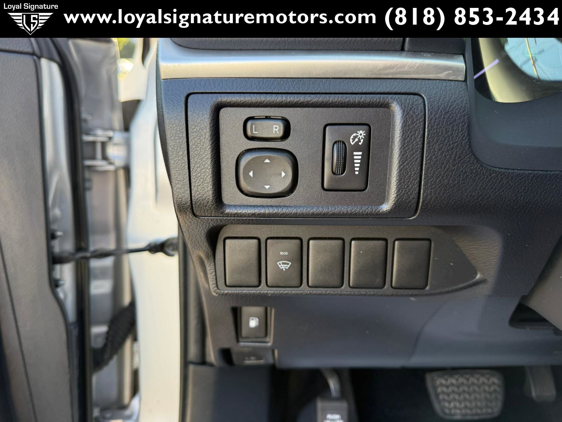 Used 2013 Lexus CT 200h FWD image 17