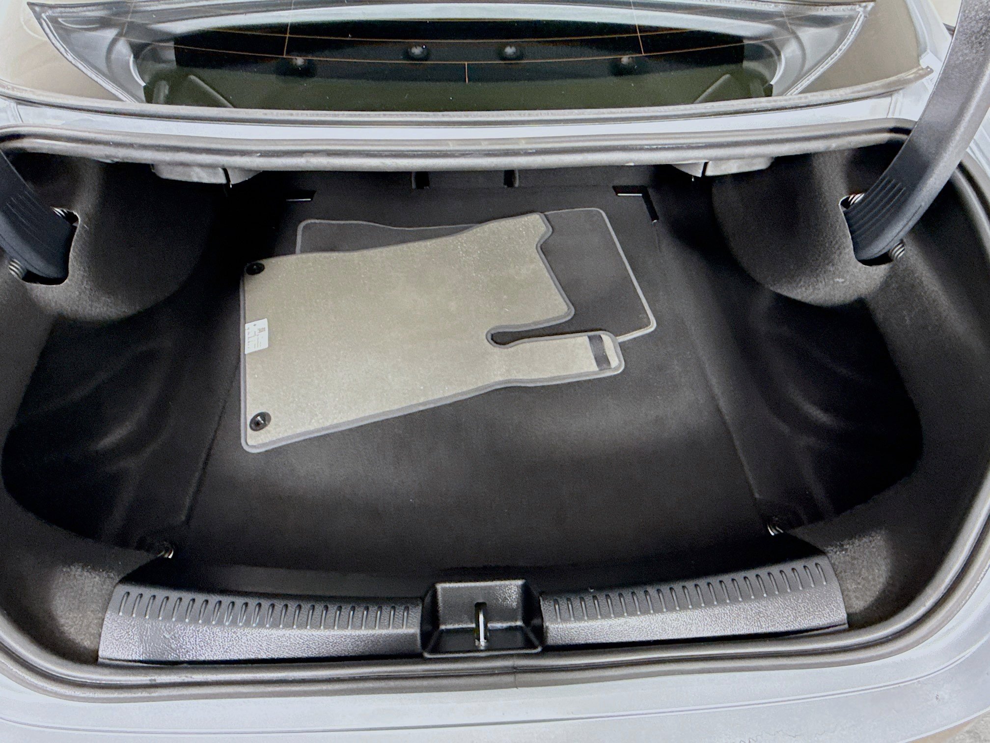 Used 2025 Mercedes-Benz CLA 250 4MATIC image 32