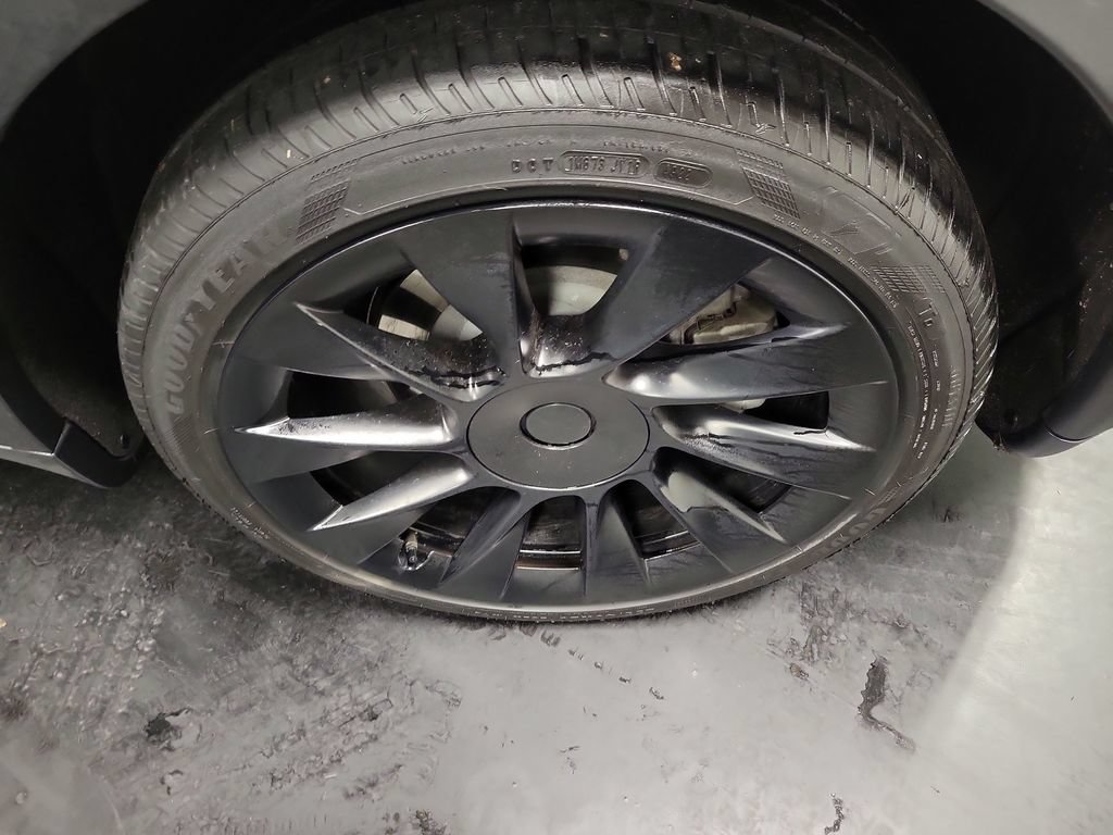 Used 2023 Tesla Model Y Long Range AWD/4WD image 12