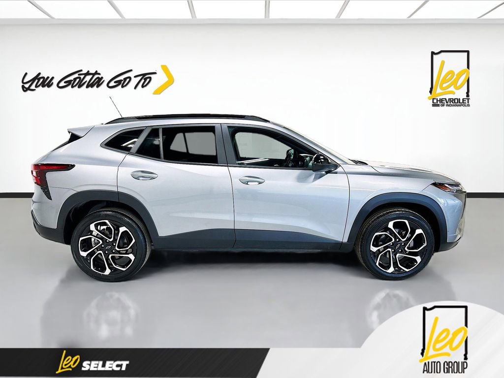 Certified 2024 Chevrolet Trax RS w/ Driver Confidence Package image 4