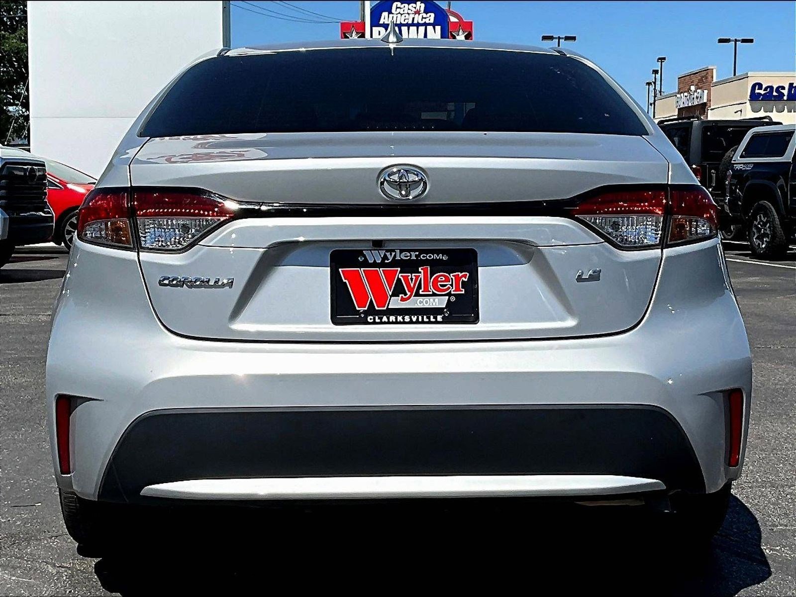 Used 2022 Toyota Corolla LE FWD image 5