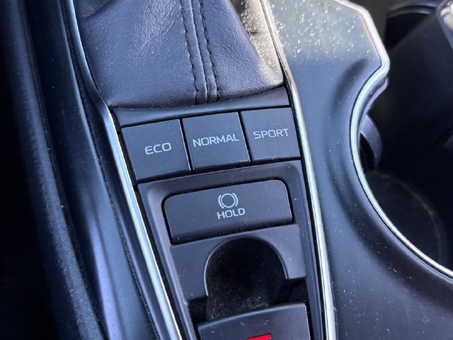 Used 2019 Toyota Camry XLE w/ Navigation Package FWD image 36