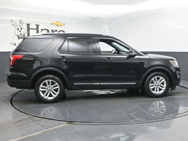 Used 2017 Ford Explorer XLT FWD image 36