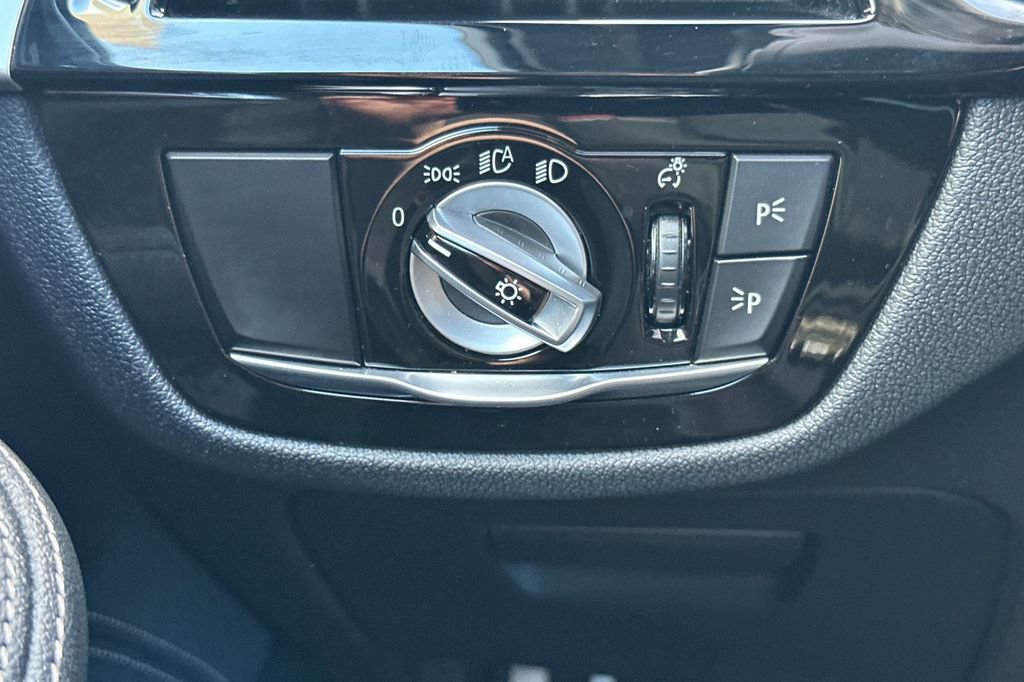 Used 2023 BMW 530e w/ M Sport Package image 30